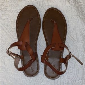 Brand new universal thread gladiator sandals